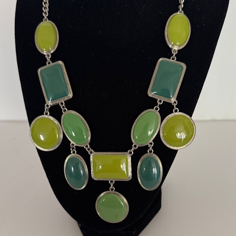 Source Unknown Large Green Tones Multi-Stone Stat… - image 4